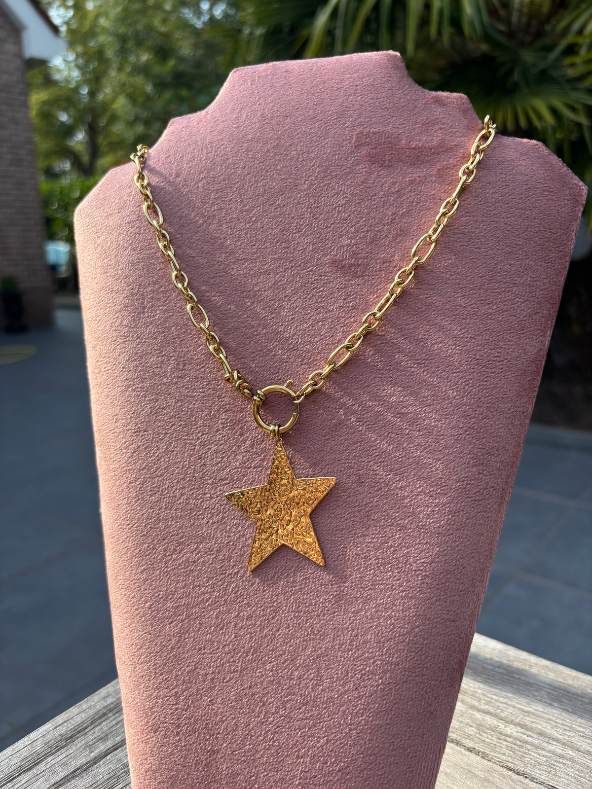 Stylebyster ketting